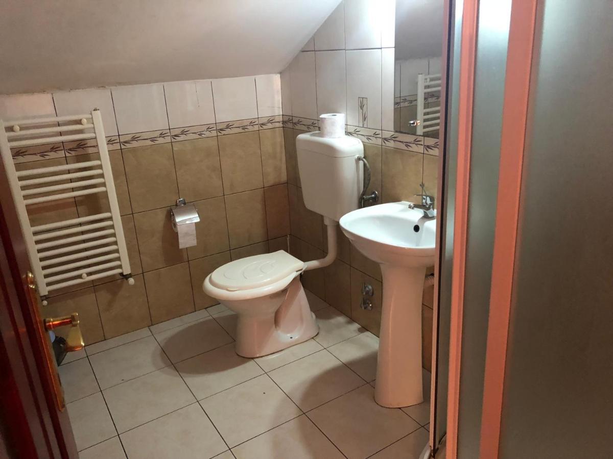 Pension Rozeclas Oradea Bagian luar foto