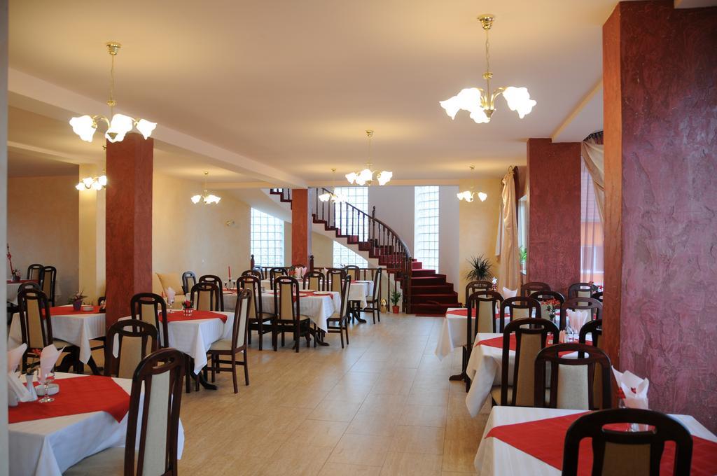 Pension Rozeclas Oradea Bagian luar foto