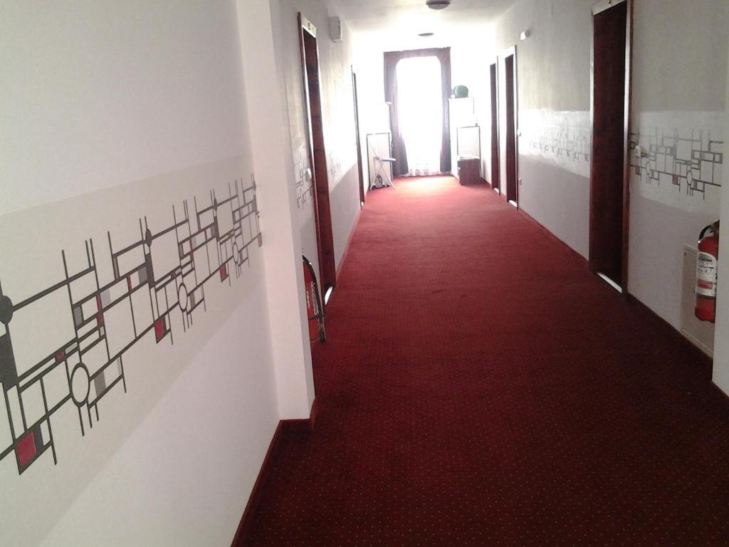 Pension Rozeclas Oradea Bagian luar foto